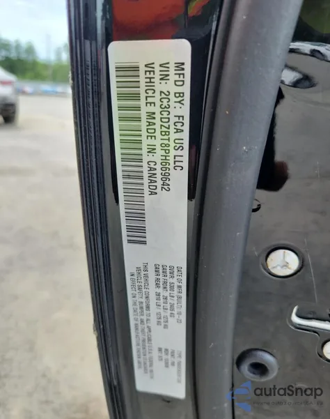 2023 Dodge Challenger R/T z USA, uszkodzony, nr VIN 2C3CDZBT8PH669642